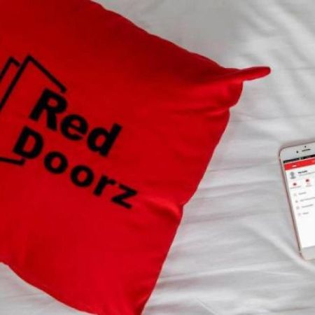 Reddoorz Near Hermes Place Polonia Medan Eksteriør billede